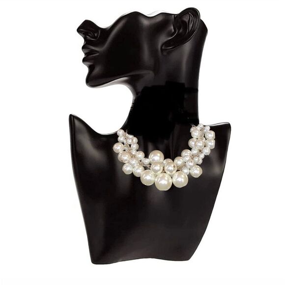 Faux pearls chunky cluster statement necklace(vintage) - Picture 3 of 8